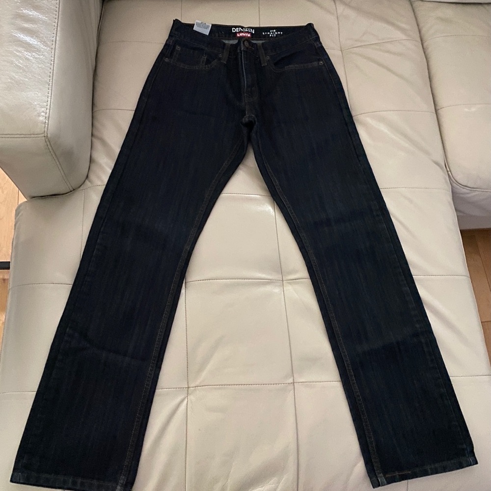 Men’s Levi’s dark wash Jeans Straight fit 30x32